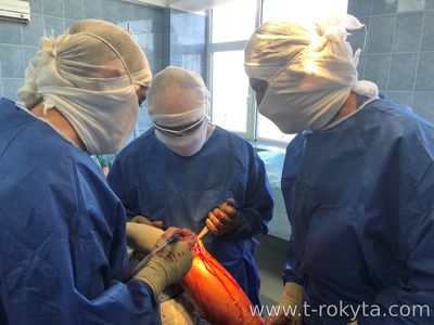 Одновиросткове ендопротезування колінного суглоба Одновиросткове ендопротезування колінного суглоба